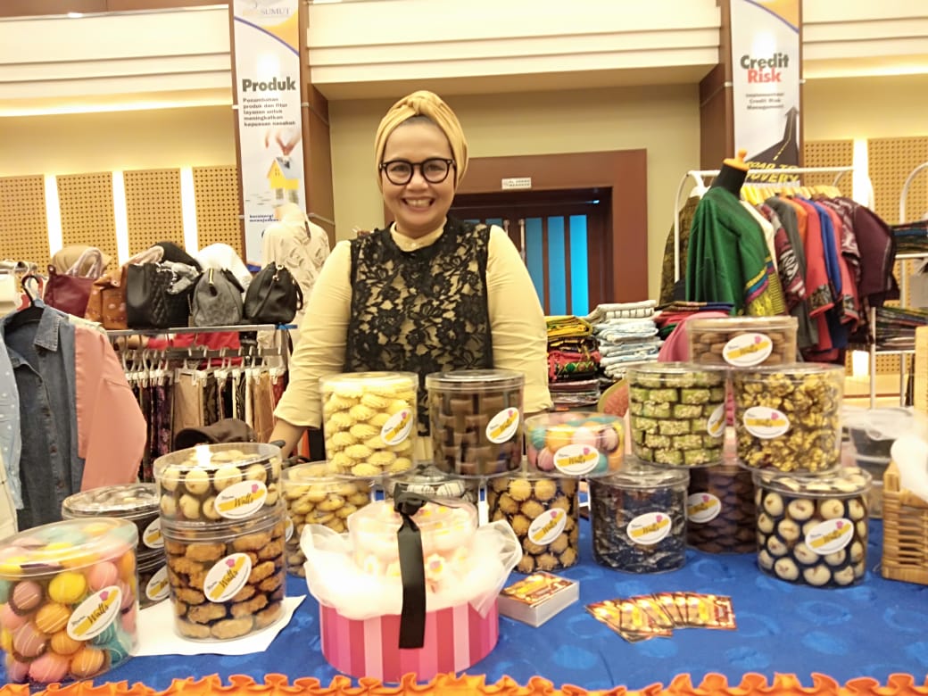 Desmawati Badar, Nyaman Berbisnis Kue Kering dan Jajanan Pasar Selama 21 Tahun